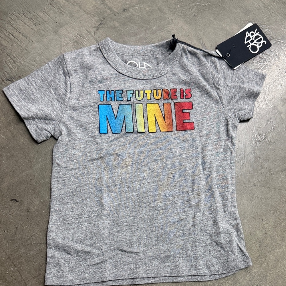 Chaser kids super soft  grey t shirt- The Future is Mine, size 5 nwt